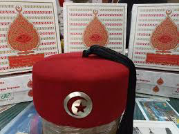 الشاشية قبعة تقليدية يلبسها الرجال في تونس منذ قرون، وتتعدد صنوفها وأحجامها، ومثلت حتى وقت قريب قيمة تراثية وفنية