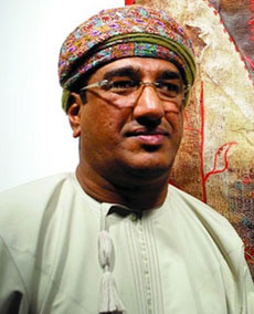 الفنان من أهم التشكيليين الذين عملوا على إبراز هوية الفن التشكيلي العُماني للعالم وكانت أعماله مفعمة بالعناصر الهندسية والزخرفية