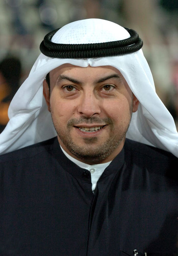 الشيخ طلال (58 عاماً) شغل مناصب عدة سابقاً أبرزها رئاسة اللجنة الأولمبية الكويتية واتحاد كرة القدم