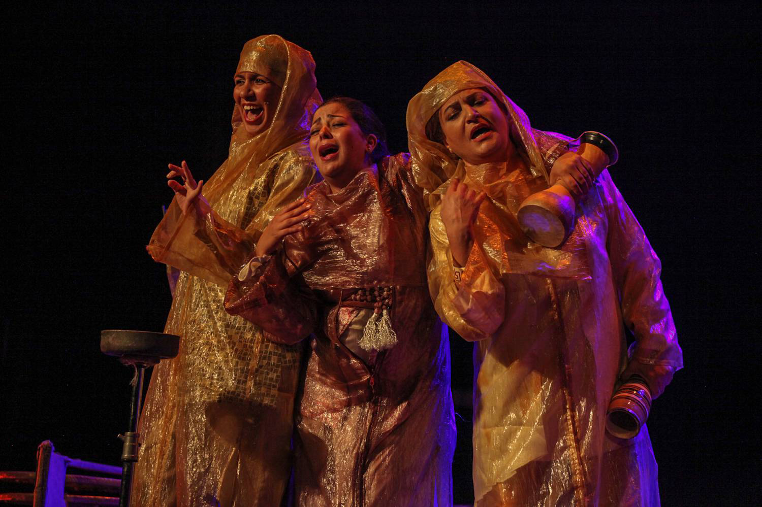 أداء مسرحي منسجم 